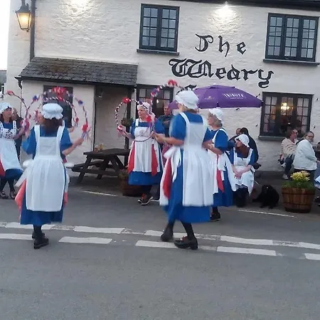 The Weary Friar אורחן Pillaton