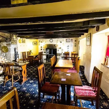 The Weary Friar אורחן Pillaton